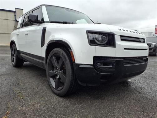 2023 Land Rover Defender 130 X-Dynamic SE