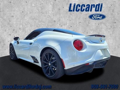 2015 Alfa Romeo 4C Base