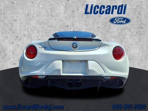 2015 Alfa Romeo 4C Base