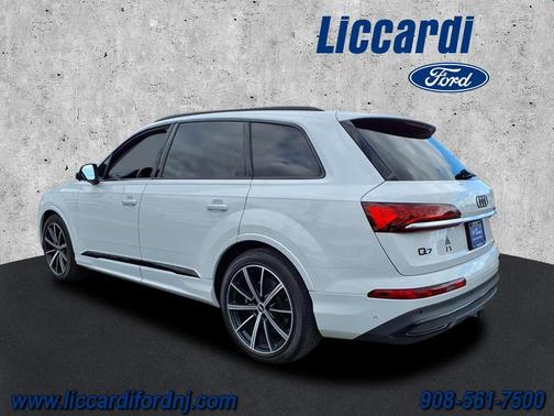 2021 Audi Q7 55 Prestige