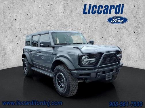 CARBONIZED GRAY METALLIC 2024 Ford Bronco WILDTRAK