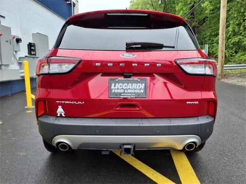 2022 Ford Escape Titanium