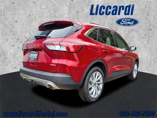 2022 Ford Escape Titanium