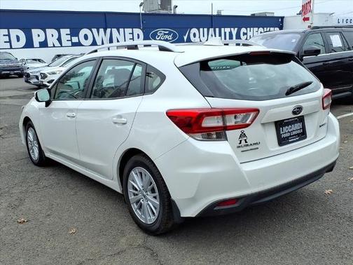 Crystal White Pearl 2018 Subaru Impreza 2.0I PREMIUM