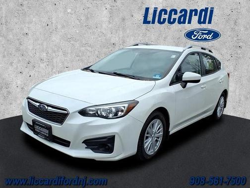 Crystal White Pearl 2018 Subaru Impreza 2.0I PREMIUM
