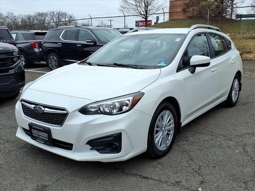 Crystal White Pearl 2018 Subaru Impreza 2.0I PREMIUM