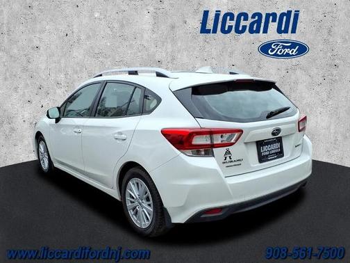 Crystal White Pearl 2018 Subaru Impreza 2.0I PREMIUM