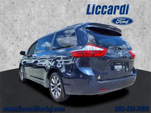 2019 Toyota Sienna XLE Premium