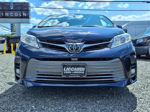 2019 Toyota Sienna XLE Premium