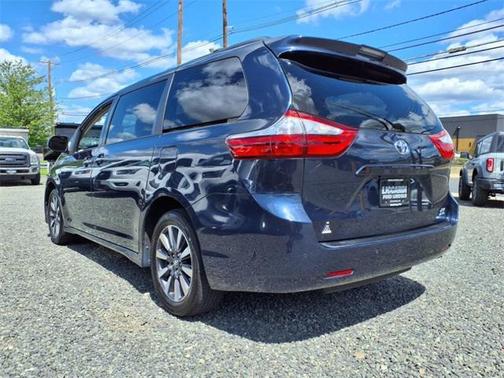 2019 Toyota Sienna XLE Premium