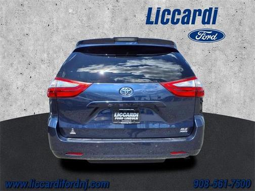 2019 Toyota Sienna XLE Premium