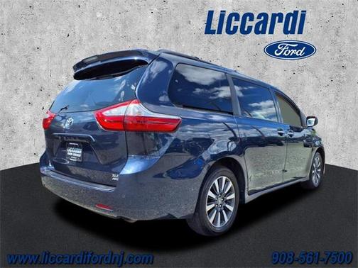 2019 Toyota Sienna XLE Premium