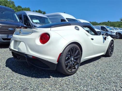 2015 Alfa Romeo 4C Base
