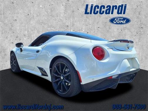 2015 Alfa Romeo 4C Base