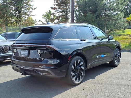 2025 Lincoln Nautilus Reserve