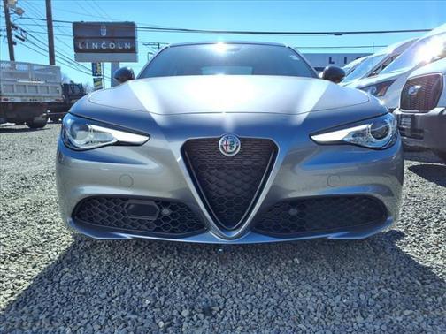 2021 Alfa Romeo Giulia Base