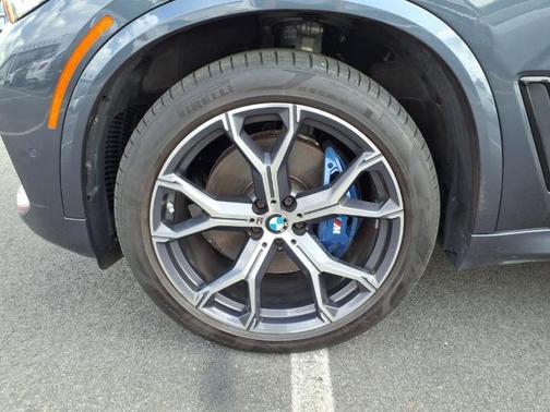 Gray 2022 BMW X5 XDRIVE40I