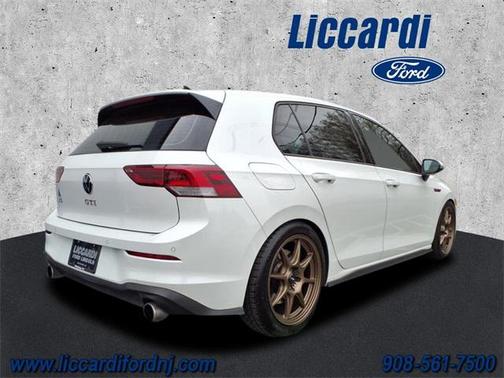 2022 Volkswagen Golf GTI 2.0T SE DSG