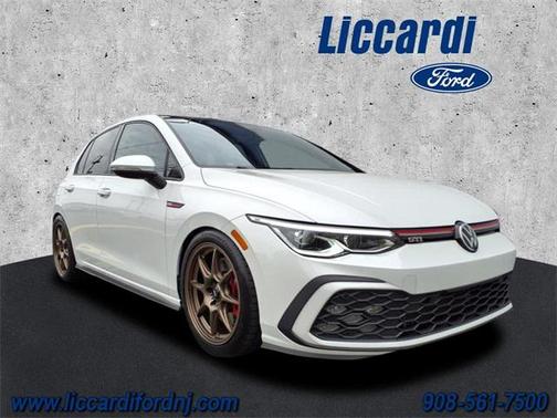 2022 Volkswagen Golf GTI 2.0T SE DSG