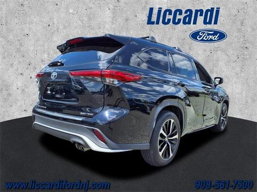 2022 Toyota Highlander XSE