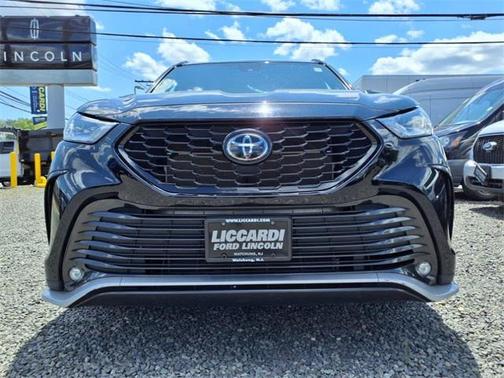 2022 Toyota Highlander XSE