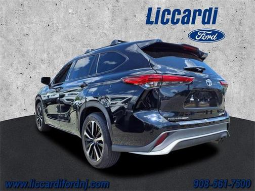 2022 Toyota Highlander XSE