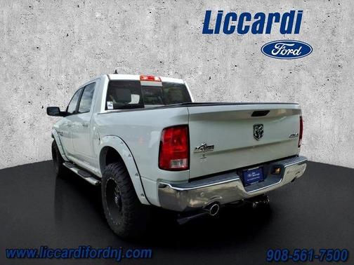 Bright White Clearcoat 2018 RAM 1500 SLT