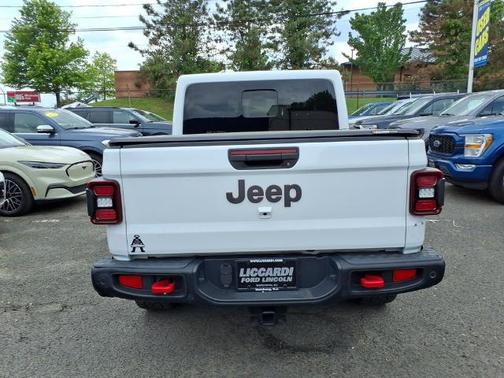 Bright White Clearcoat 2020 Jeep Gladiator RUBICON