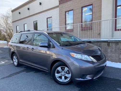 2011 Toyota Sienna LE