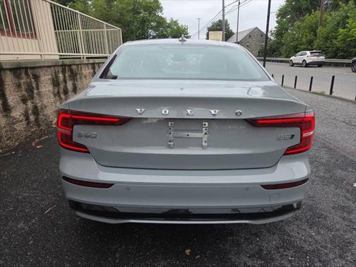 2025 Volvo S60 B5 Core