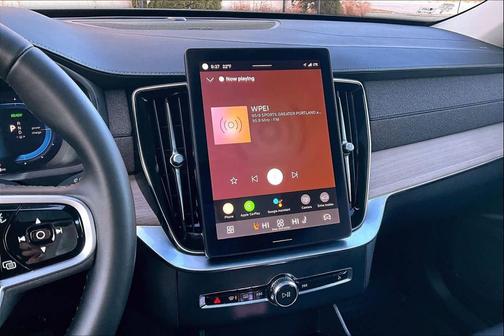 2025 Volvo XC90 Plug-In Hybrid T8 Plus 7-Seater