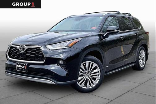 Midnight Black Metallic 2026 Toyota Highlander Hybrid Platinum