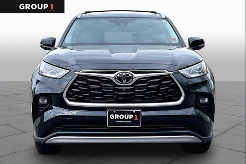 Midnight Black Metallic 2026 Toyota Highlander Hybrid Platinum