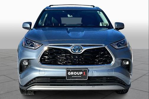 2022 Toyota Highlander Hybrid Platinum