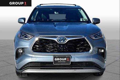 2022 Toyota Highlander Hybrid Platinum