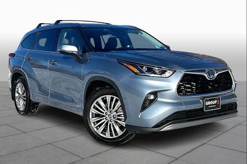 2022 Toyota Highlander Hybrid Platinum