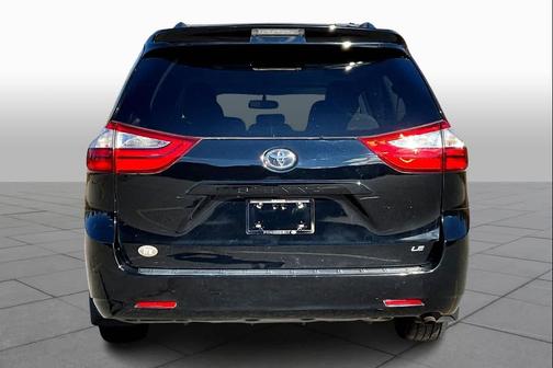 2017 Toyota Sienna LE