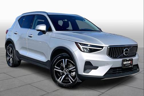 Gray 2025 Volvo XC40 B5 Core Bright Theme