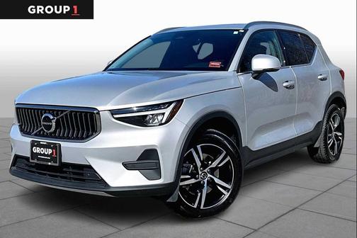 Gray 2025 Volvo XC40 B5 Core Bright Theme