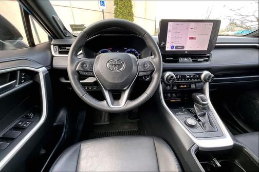 2023 Toyota RAV4 Hybrid SE