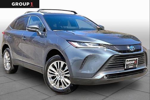 Coastal Gray Metallic 2023 Toyota Venza XLE