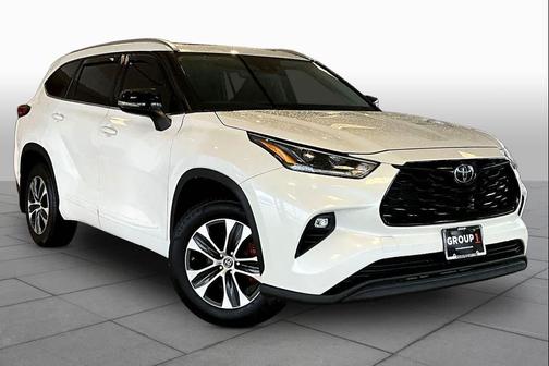 Blizzard Pearl 2021 Toyota Highlander XLE