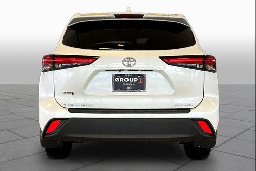 Blizzard Pearl 2021 Toyota Highlander XLE