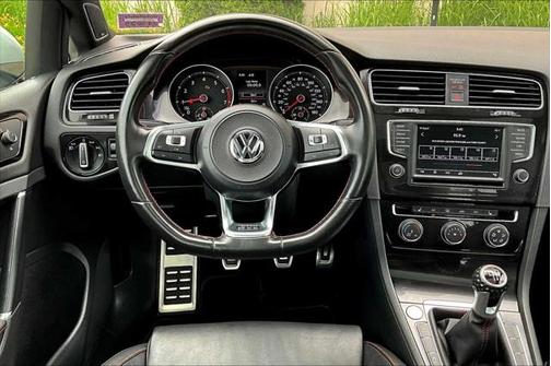 2017 Volkswagen Golf GTI 2.0T S 4-Door