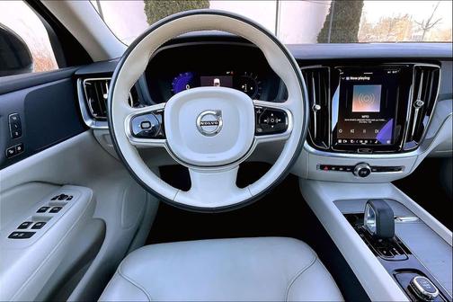 2024 Volvo S60 B5 Plus Dark Theme