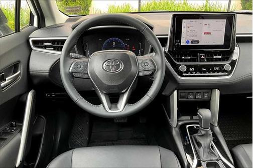 2025 Toyota Corolla Cross XLE