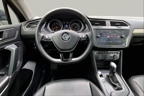 Platinum Gray Metallic 2020 Volkswagen Tiguan 2.0T SE 4MOTION