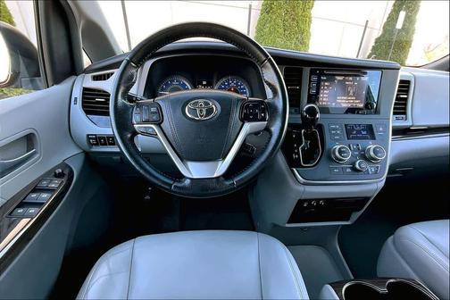 2015 Toyota Sienna XLE