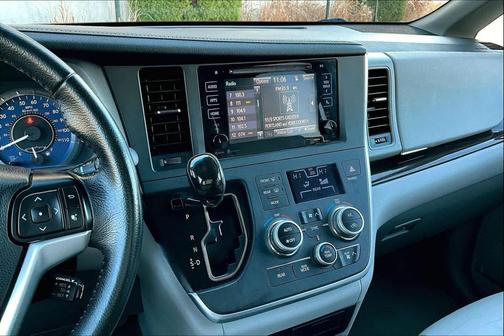 2015 Toyota Sienna XLE