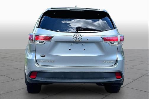 Silver Sky Metallic 2015 Toyota Highlander XLE
